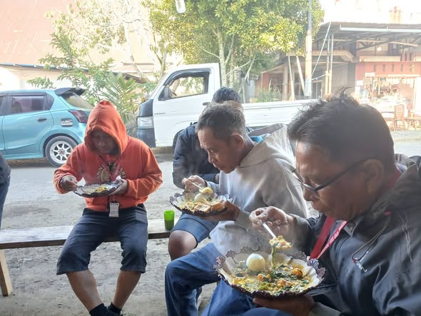 Foto kegiatan Suasana sarapan pagi bersama Kontingen KBK Paroki Kaiwatu di Guaan